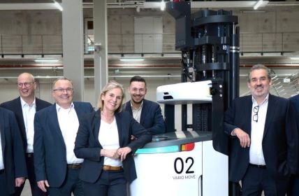 X MOVE und MAiRA: Fahrerlose Plattform trifft kognitive (Foto: NEURA Mobile Robots GmbH)