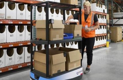 Ocado-Chucks und OMRS verdoppeln Performance Healths Kommissionierleistung in (Foto: Ocado Intelligent Automation)
